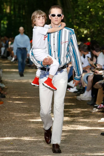 Look 54